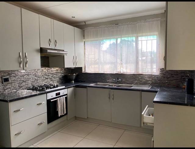 4 BEDROOM HOUSE FOR SALE IN IMPALA PARK